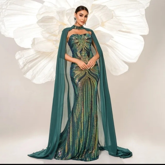 Cape Tube Top, Two Piece, Strapless with an added Cape,  Contrast Sequin… - Picture 11 of 16